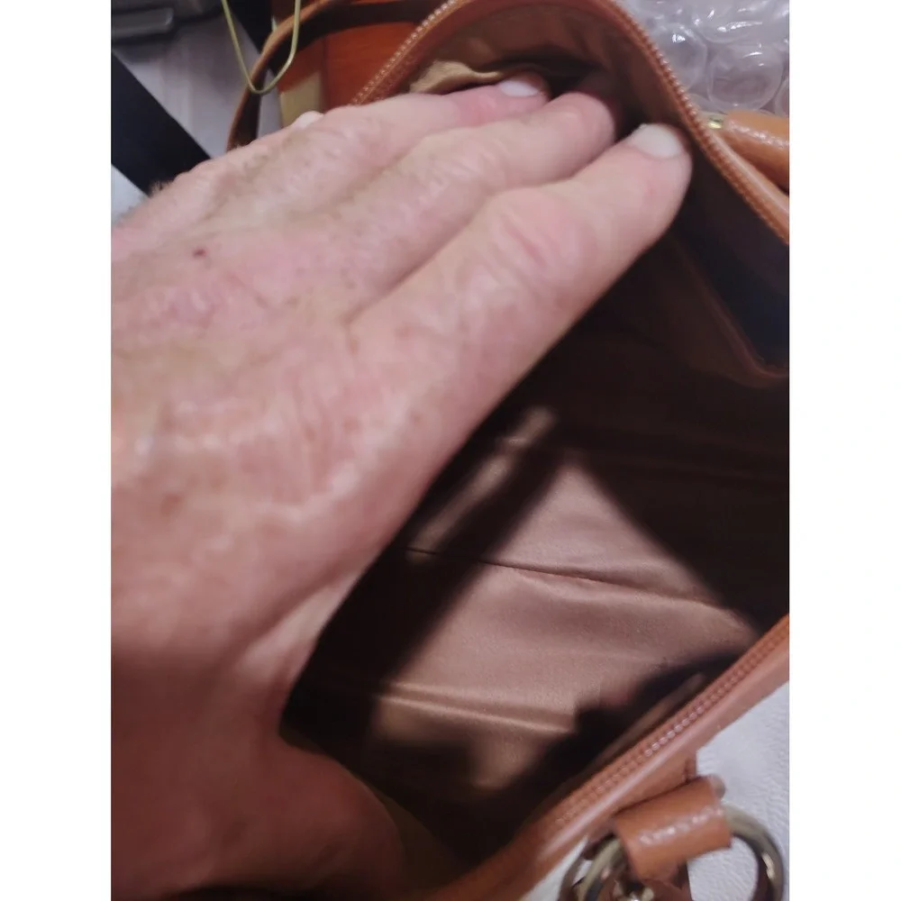 Jose Hess Cream Tan Pebbled Faux Leather Satchel Crossbody Bag‎ Gold Hardware